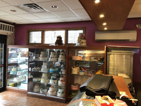 Traub's Bakery: 1020 Lincoln Avenue, Prospect Park, PA 19076